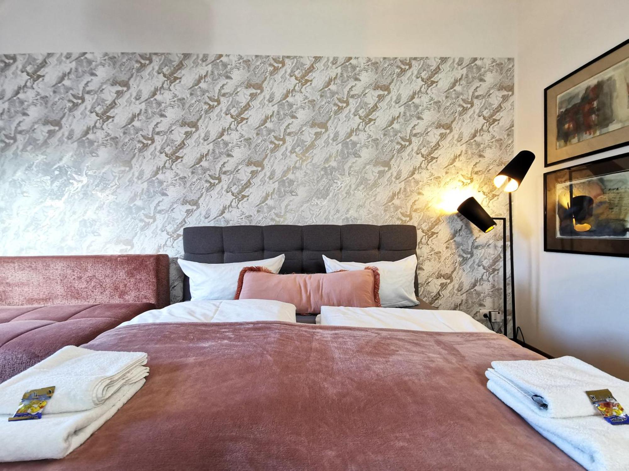 Bohnapartments Steigerwald - Natur In Der Stadt - Vollausstattung - Wlan - Gratis Parkplaetze エアフルト エクステリア 写真
